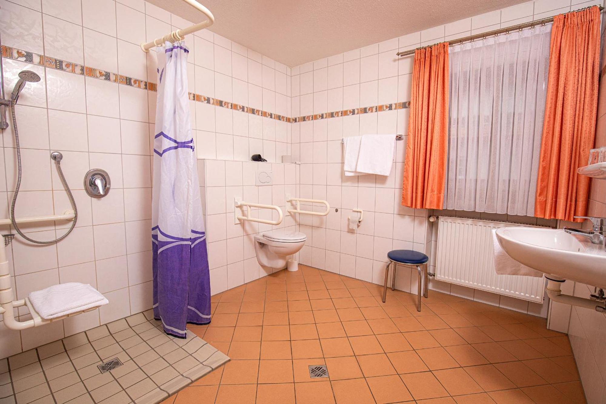 Zum Hirschen 3*